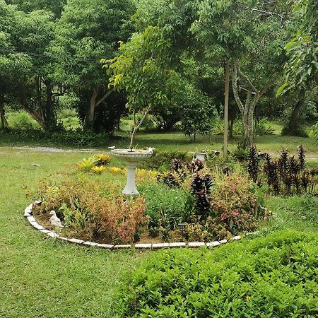 Betong House In The Garden Villa Exterior photo